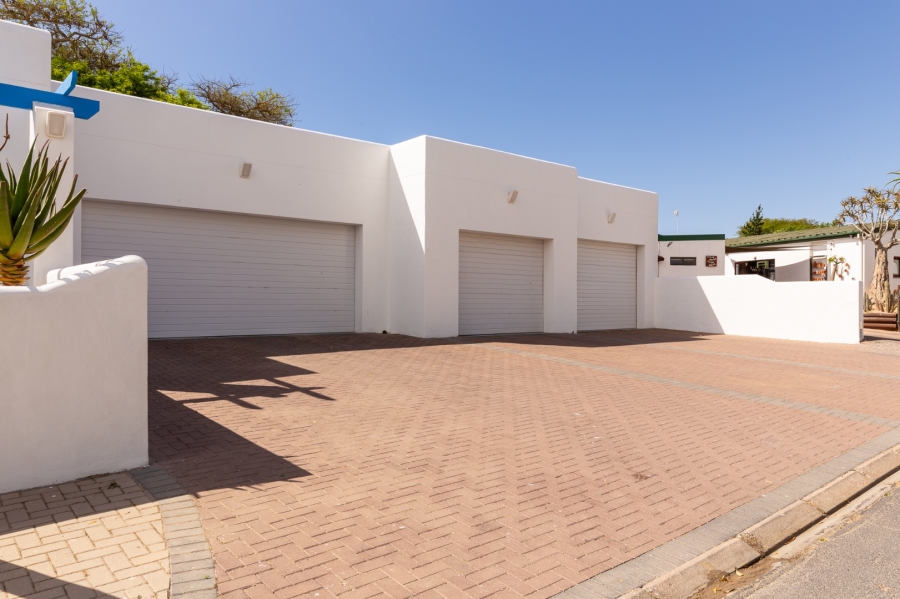 4 Bedroom Property for Sale in Velddrif Western Cape